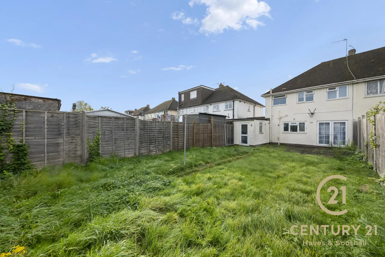 Regent Avenue, UB10, photo 16