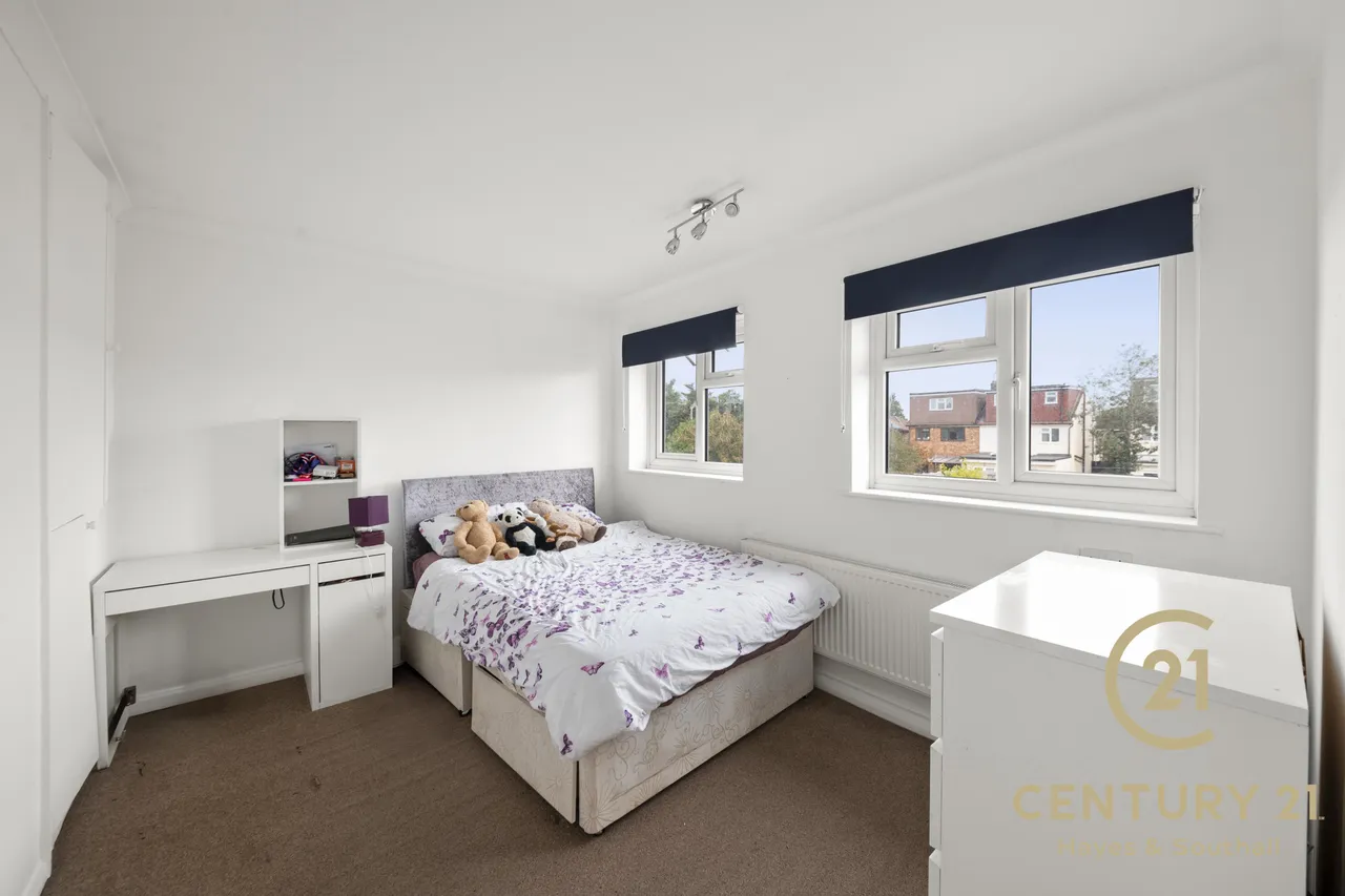 Regent Avenue, UB10, photo 12