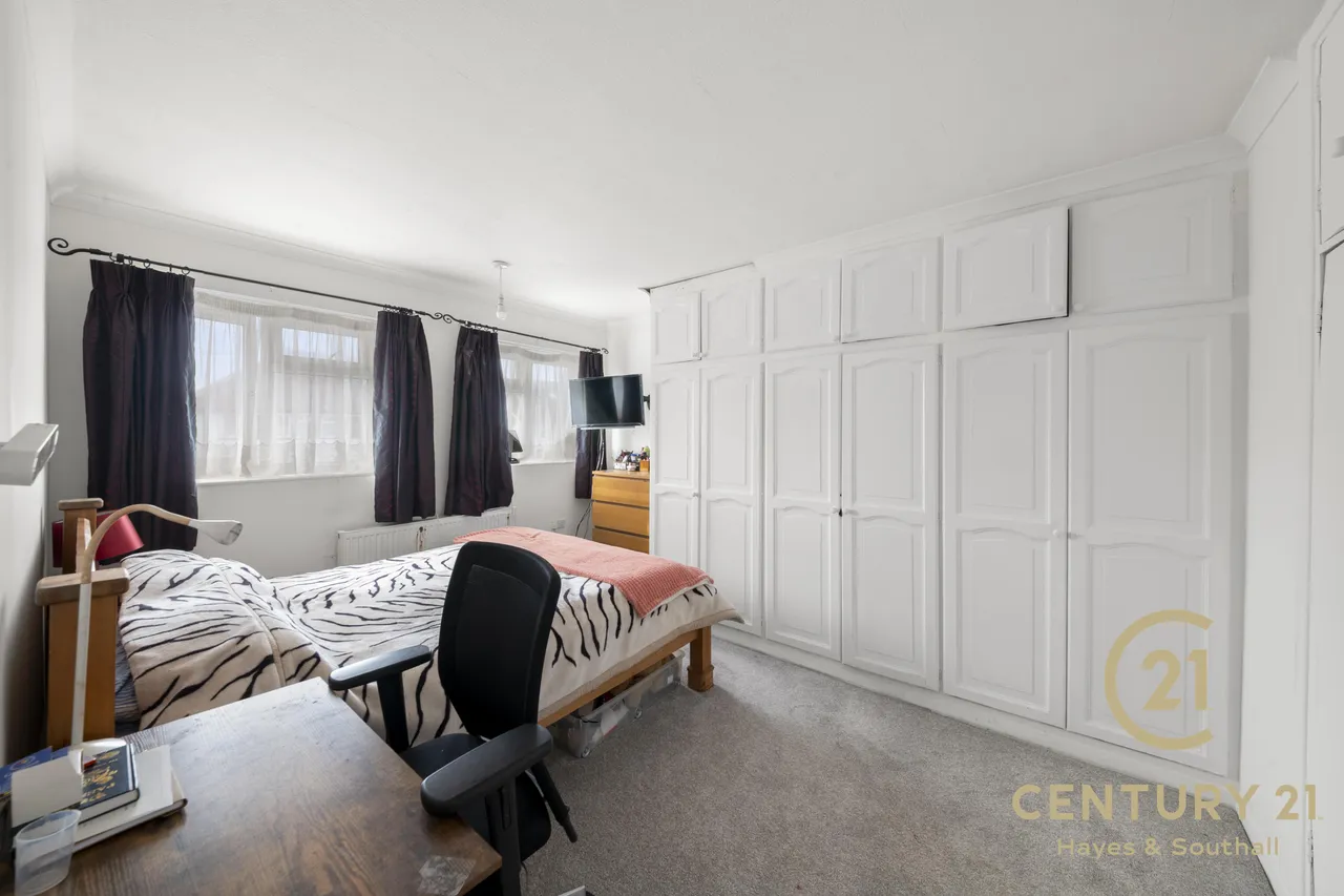 Regent Avenue, UB10, photo 11