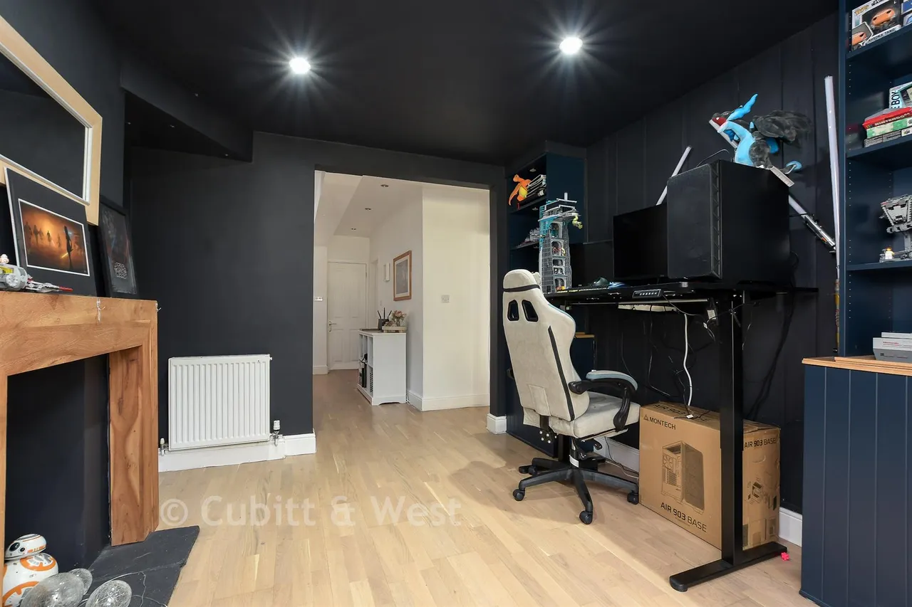 Smallfield Road, Horley, RH6, photo 7
