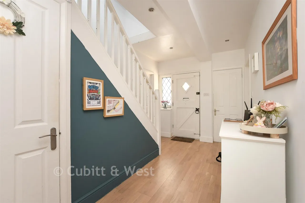 Smallfield Road, Horley, RH6, photo 6