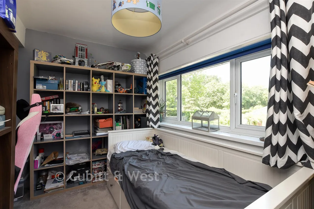 Smallfield Road, Horley, RH6, photo 13