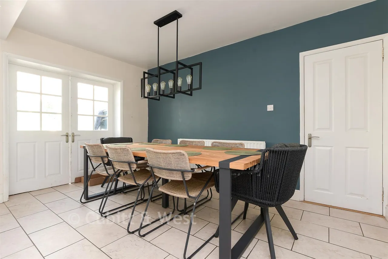 Smallfield Road, Horley, RH6, photo 5