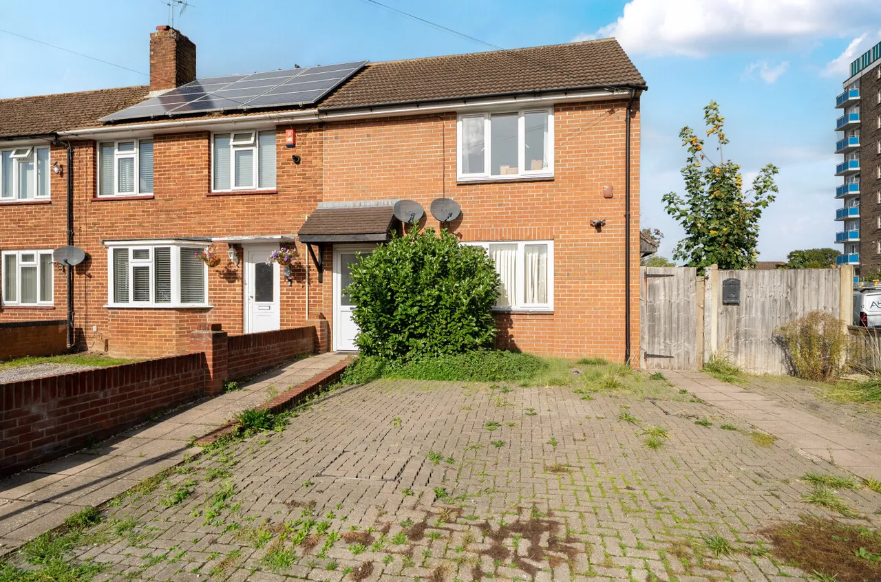 2 bed flat for sale, Lockerley Road, Havant, PO9