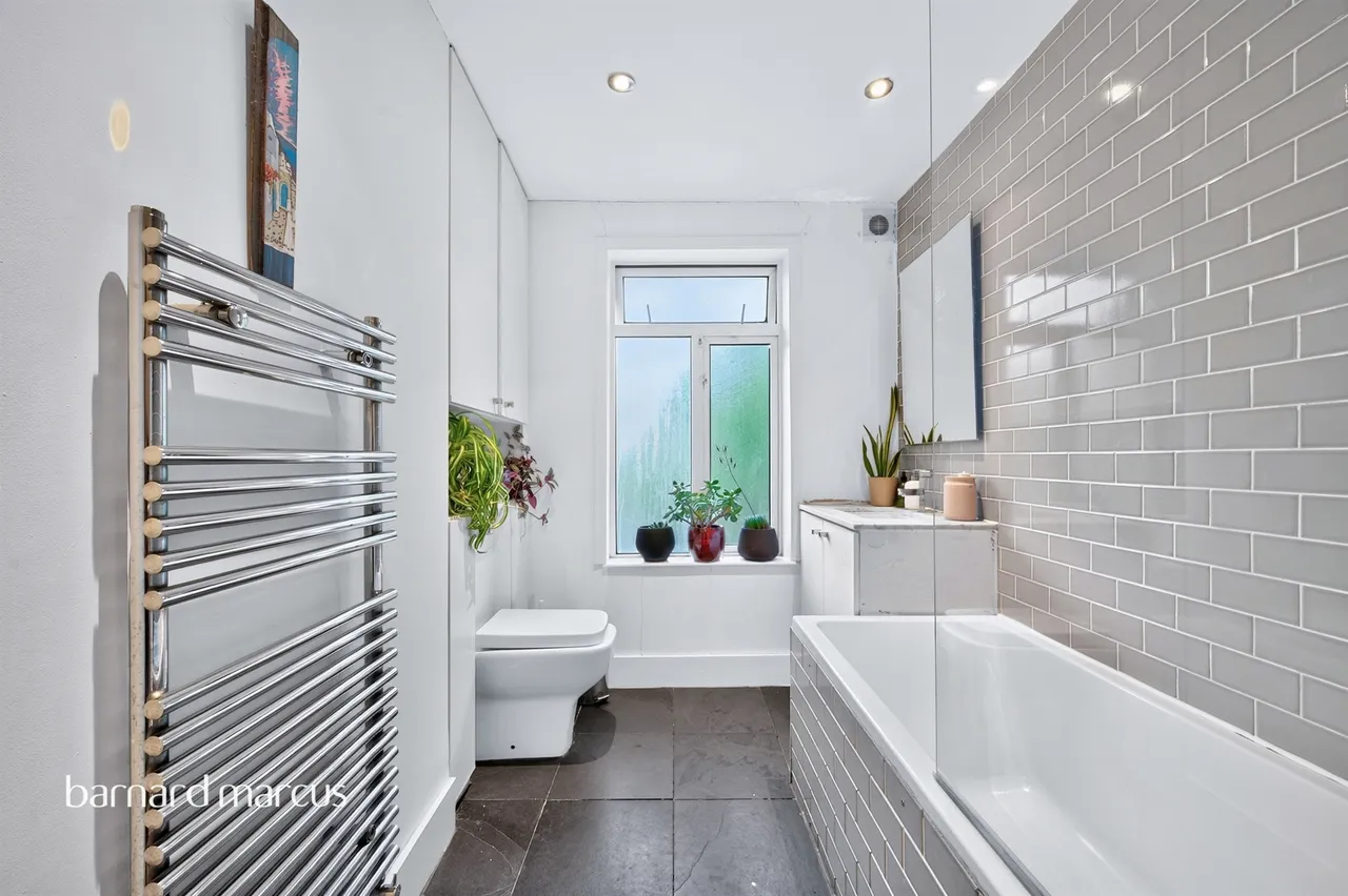 King Charles Crescent, Surbiton, KT5, photo 7