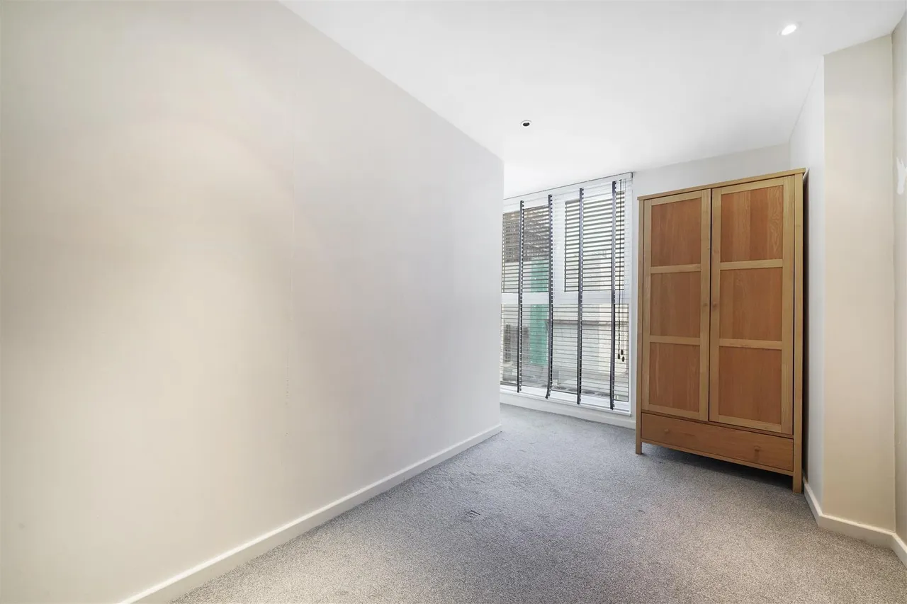 Western Gateway, Royal Victoria Dock, E16, photo 8