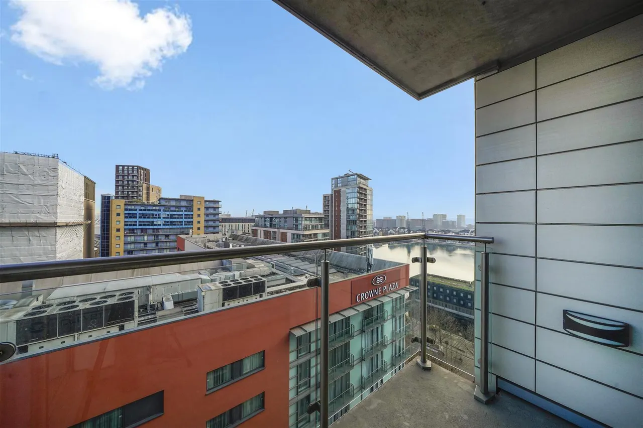 Western Gateway, Royal Victoria Dock, E16, photo 9