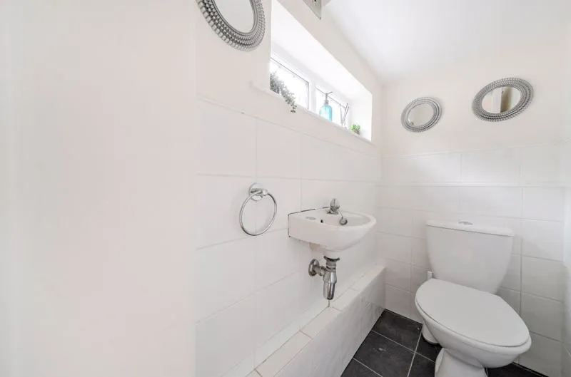 Coulsdon Road, Coulsdon CR5 2LB, photo 15