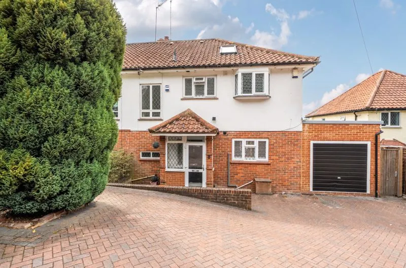 Coulsdon Road, Coulsdon CR5 2LB, photo 20