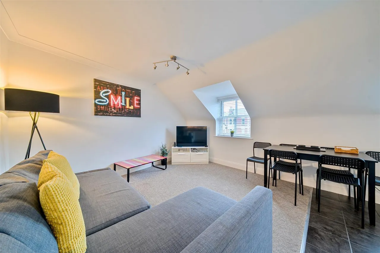 Kings Road East, BH19, photo 4