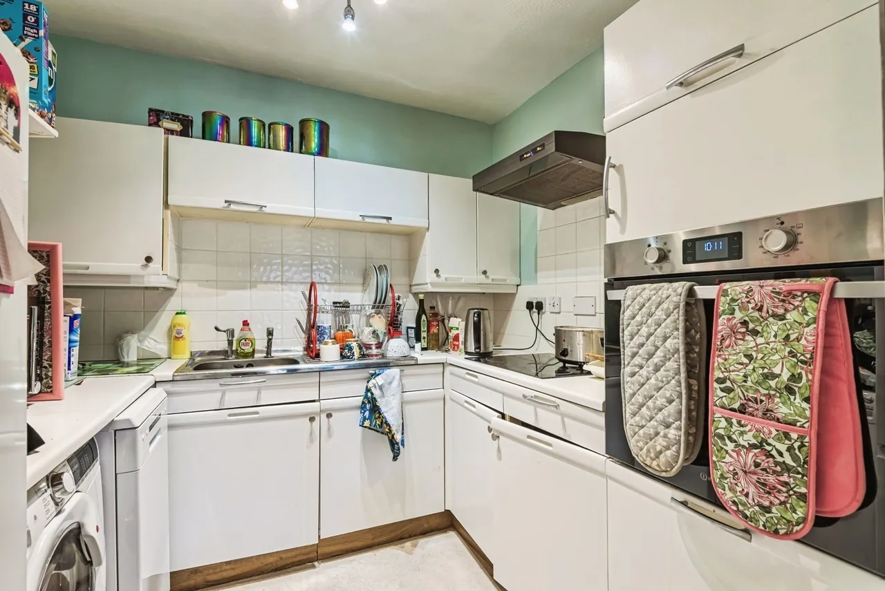 Broadwater Street East, BN14, photo 3