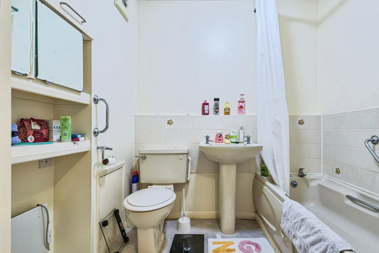 Broadwater Street East, BN14, photo 6