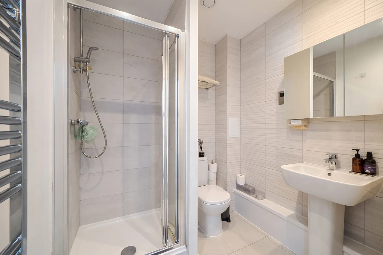 Flat 36, Coleby House, 2 Woodley Crescent, London, photo 11