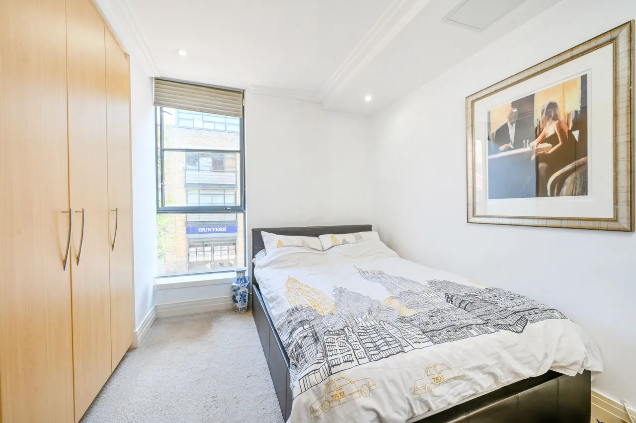 Brentford, TW8, photo 7