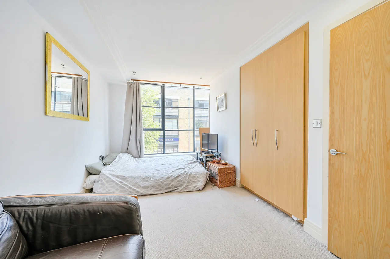 Brentford, TW8, photo 5