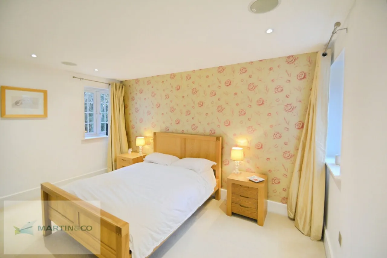 Woodham Place, KT15, photo 8