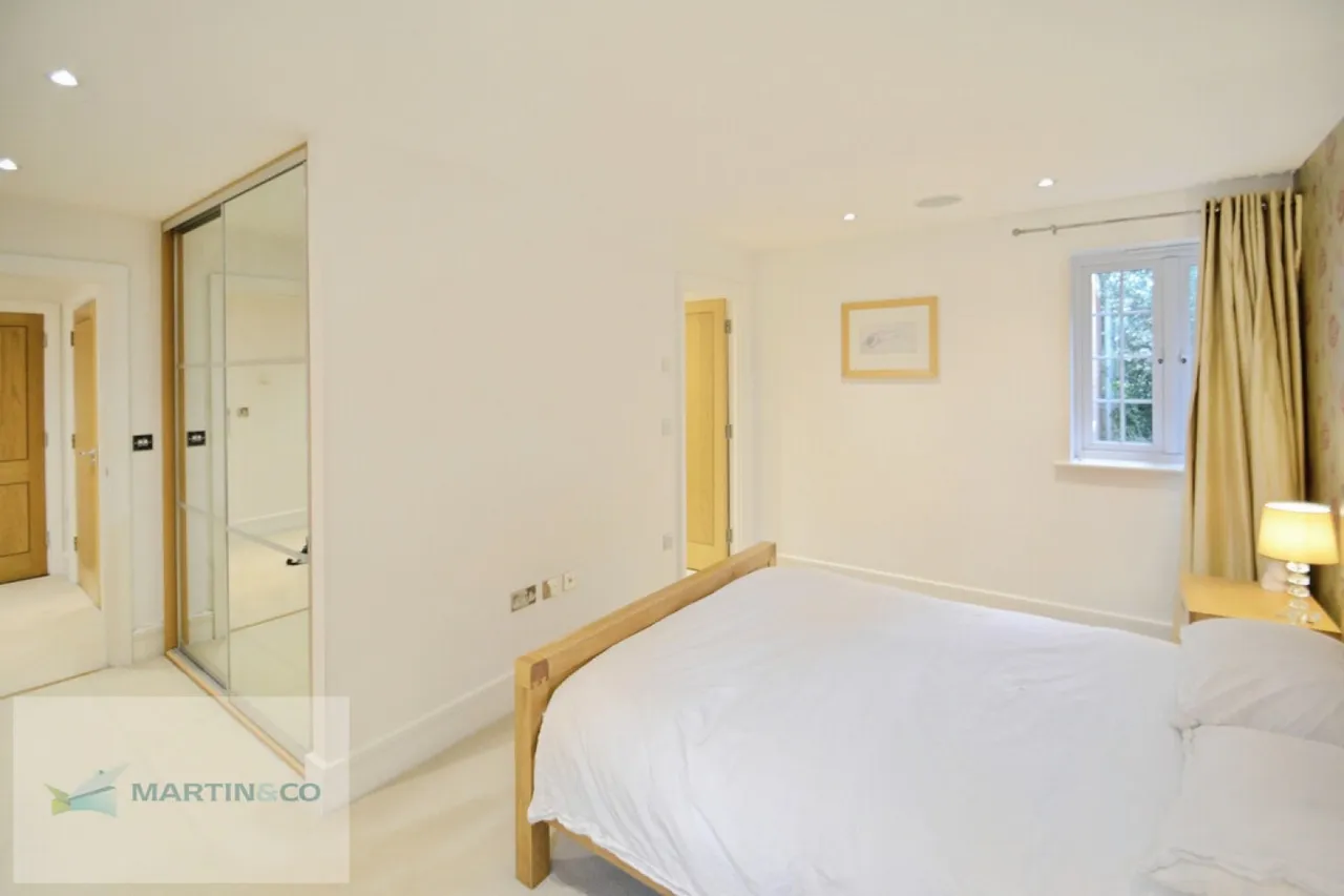 Woodham Place, KT15, photo 7