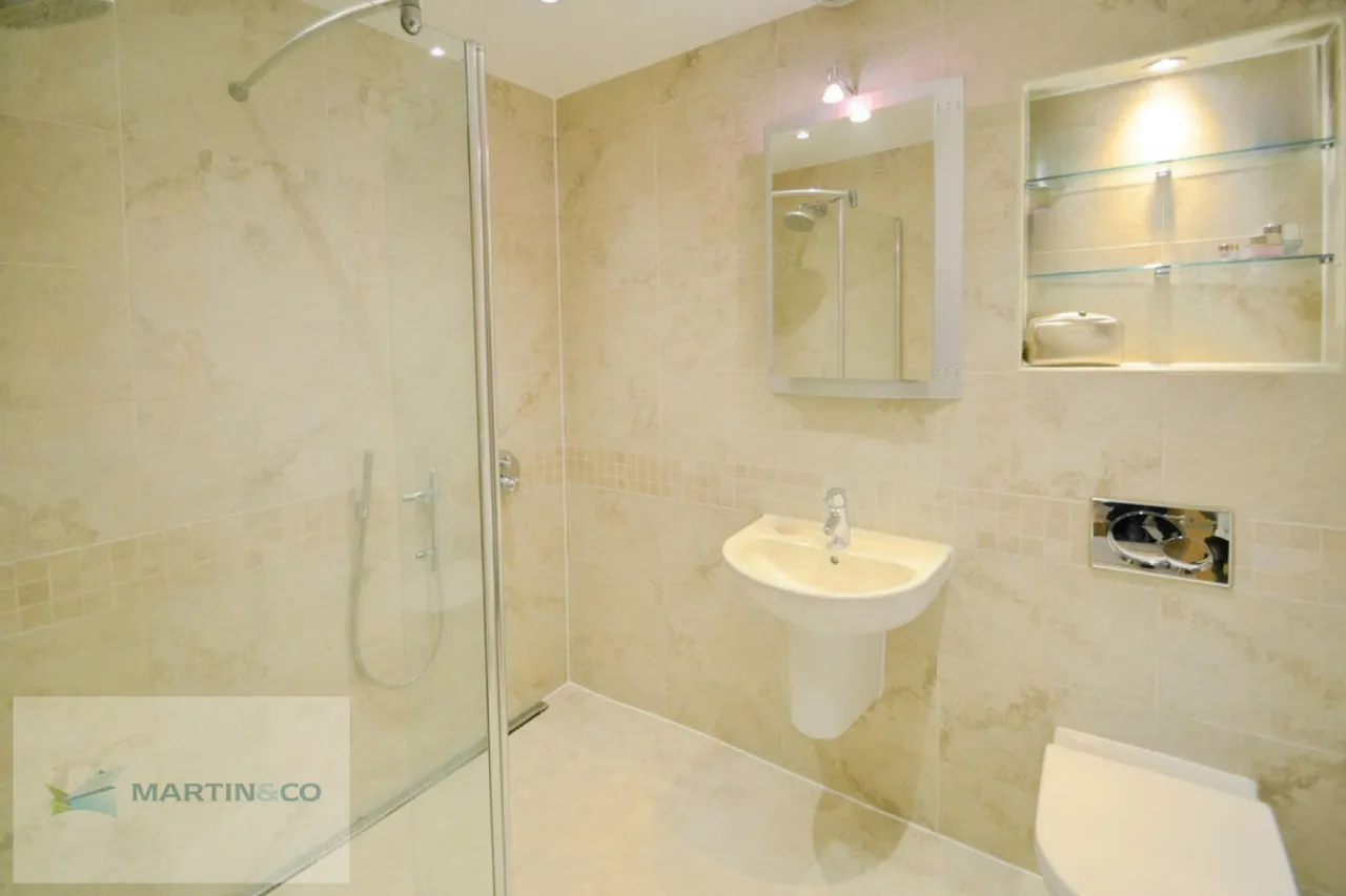 Woodham Place, KT15, photo 6