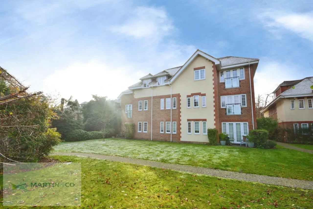 Woodham Place, KT15, photo 12
