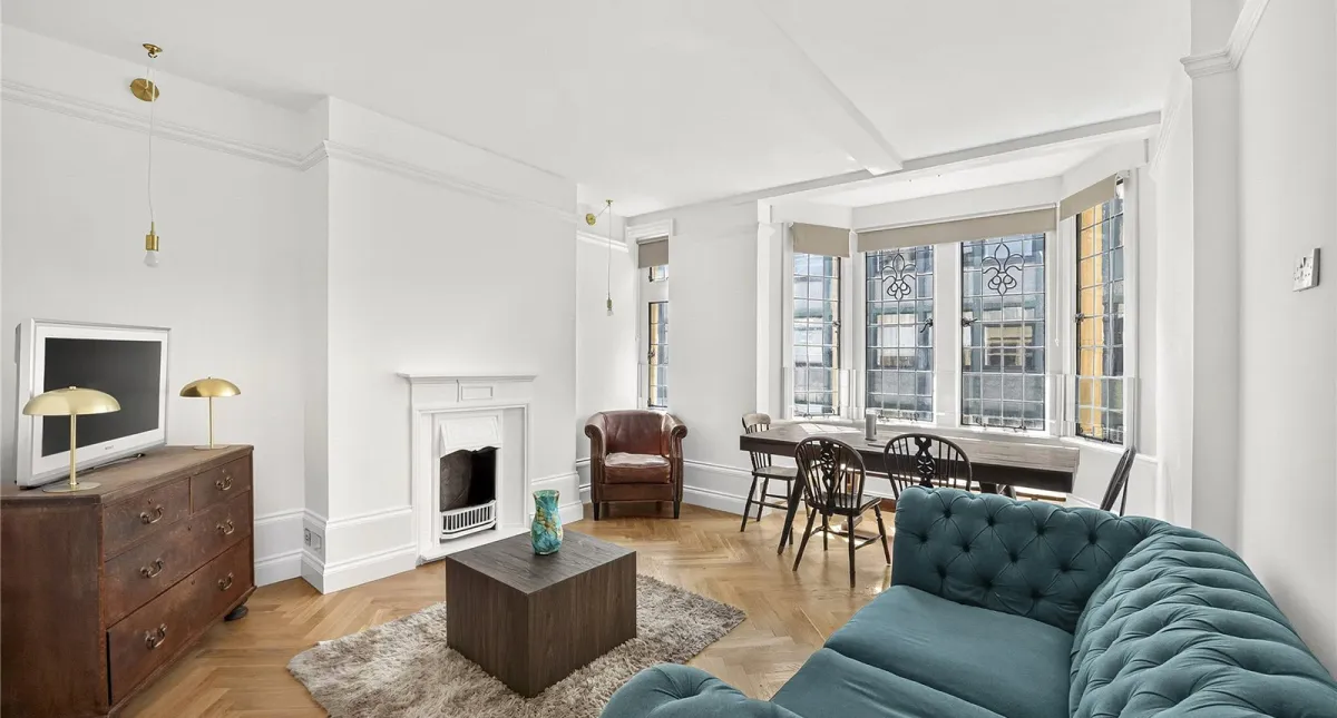 3 bed flat for sale — Lancaster Court Fitzrovia ,W1T
