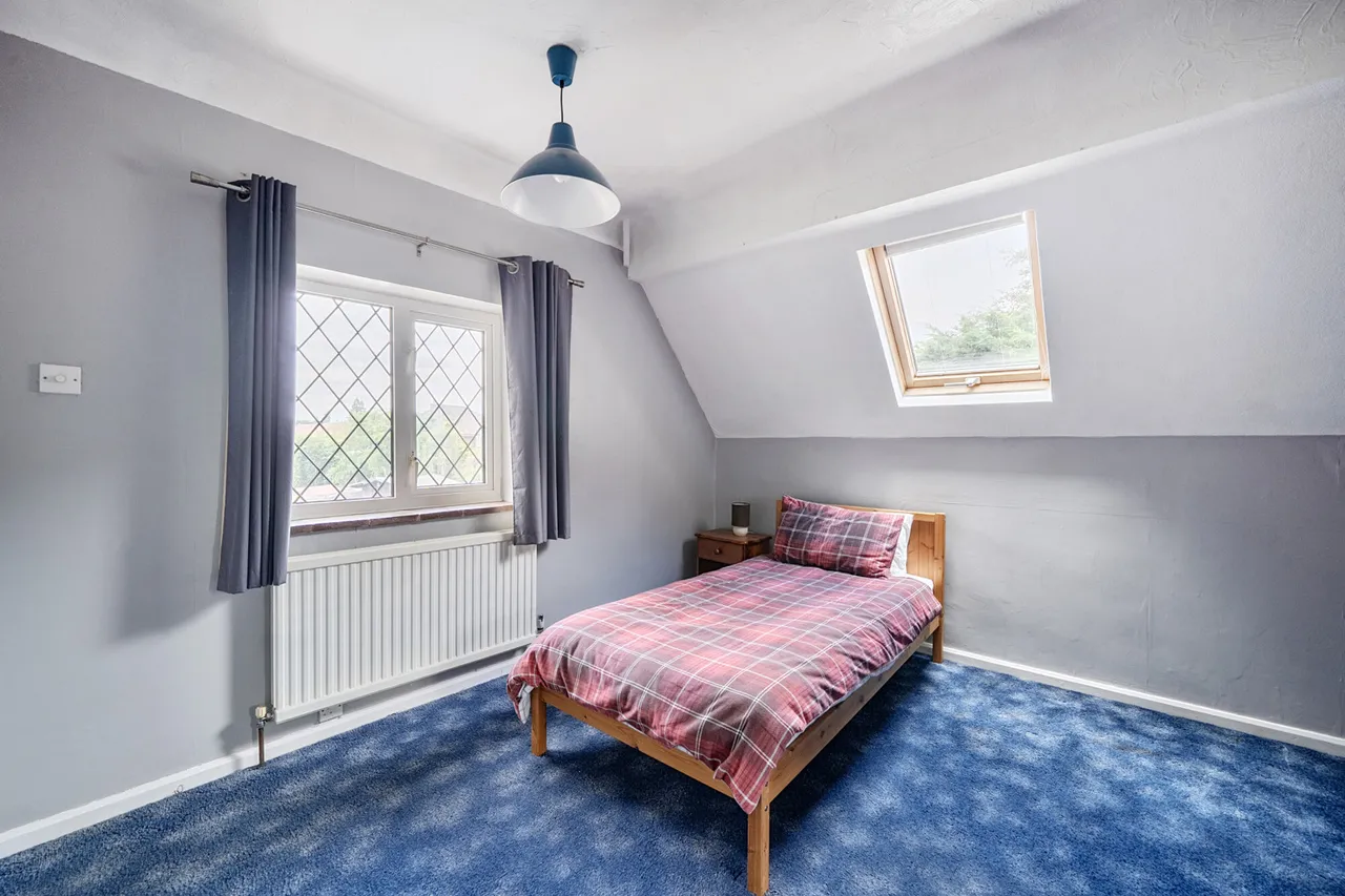 Hillside Close, Chalfont St. Peter, SL9, photo 16