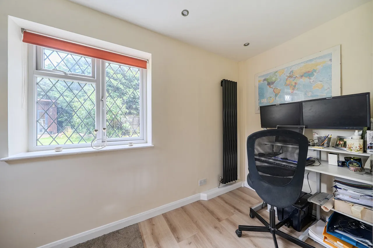 Hillside Close, Chalfont St. Peter, SL9, photo 17
