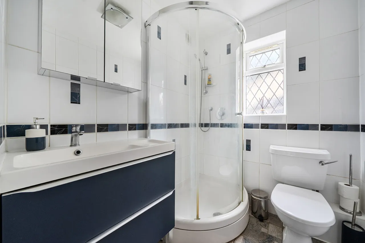 Hillside Close, Chalfont St. Peter, SL9, photo 23