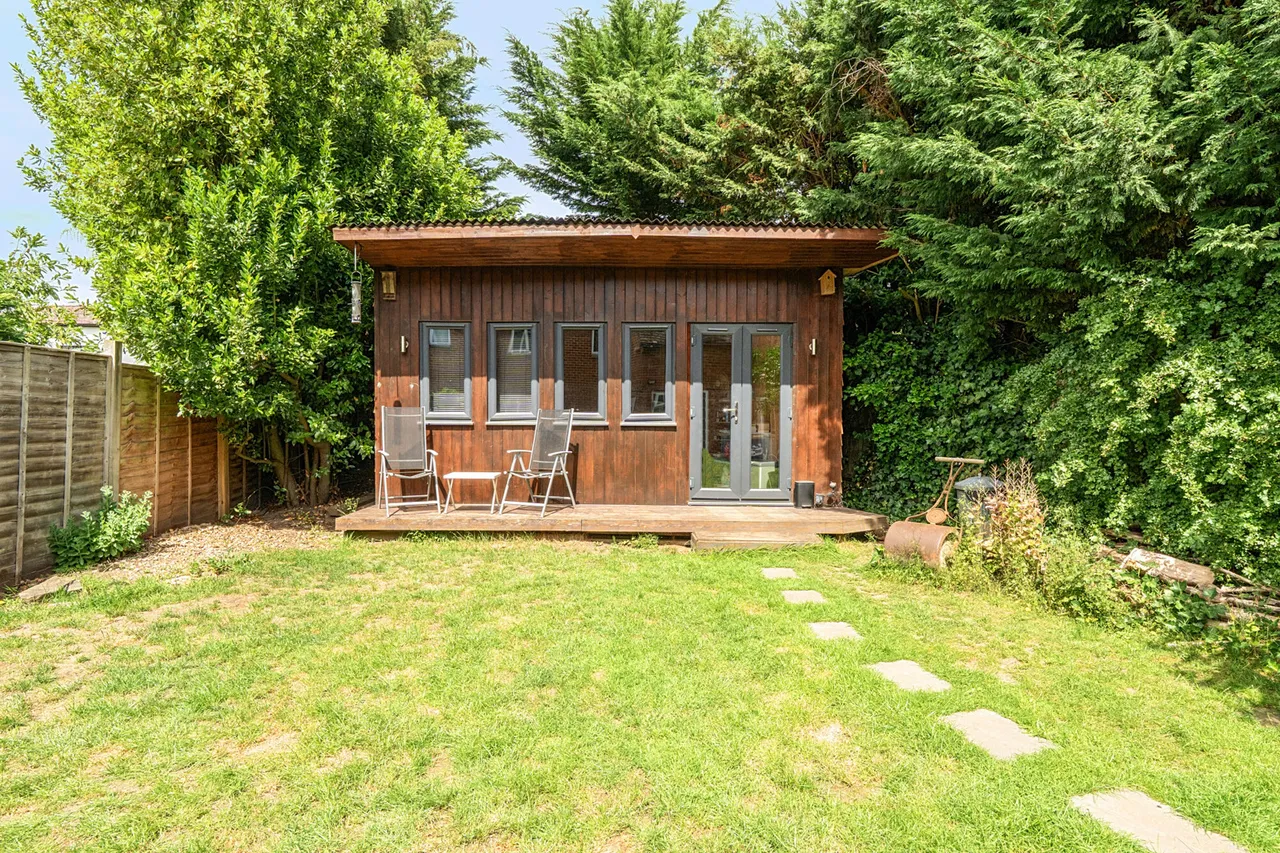 Hillside Close, Chalfont St. Peter, SL9, photo 21