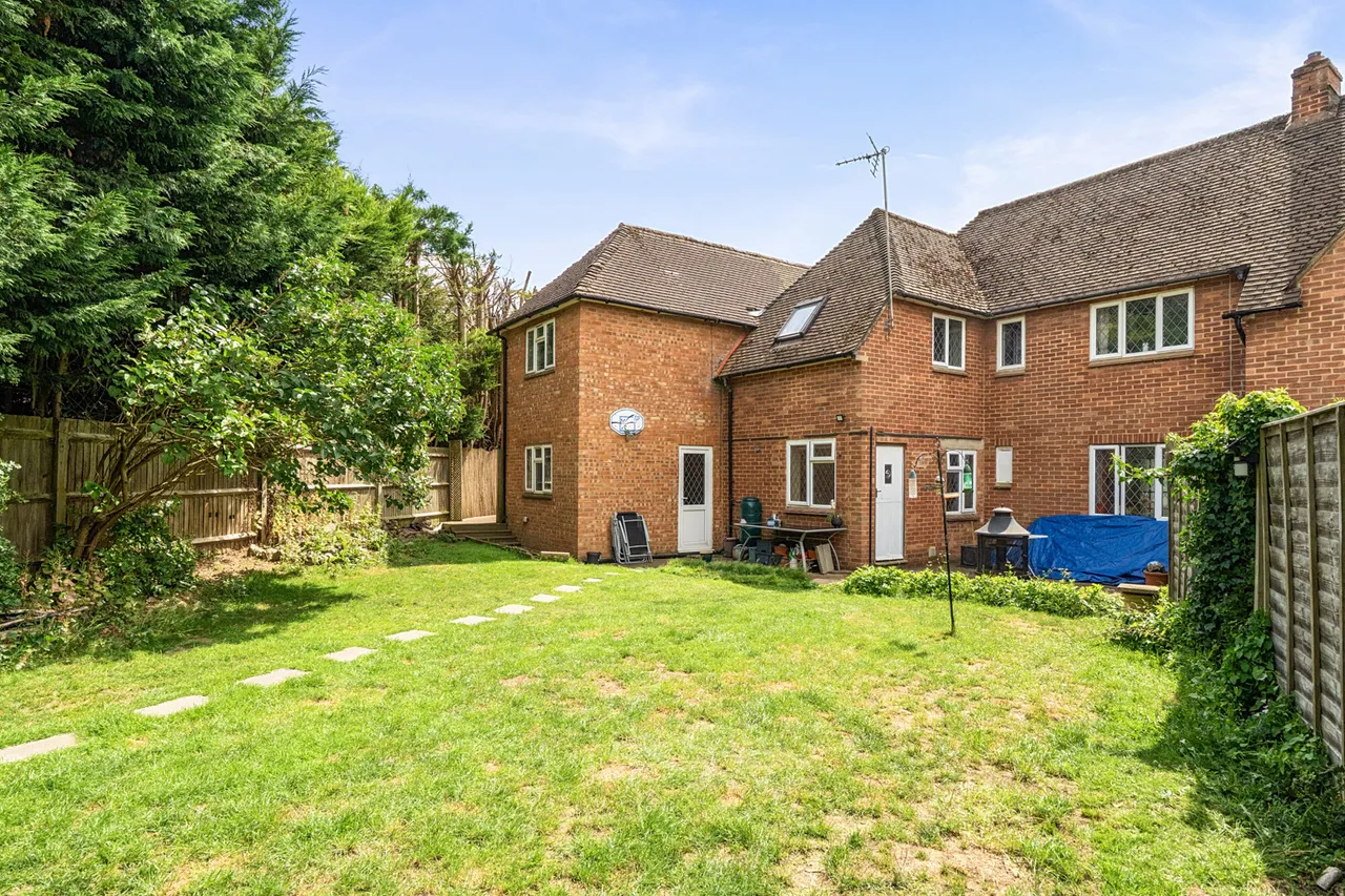 Hillside Close, Chalfont St. Peter, SL9, photo 15