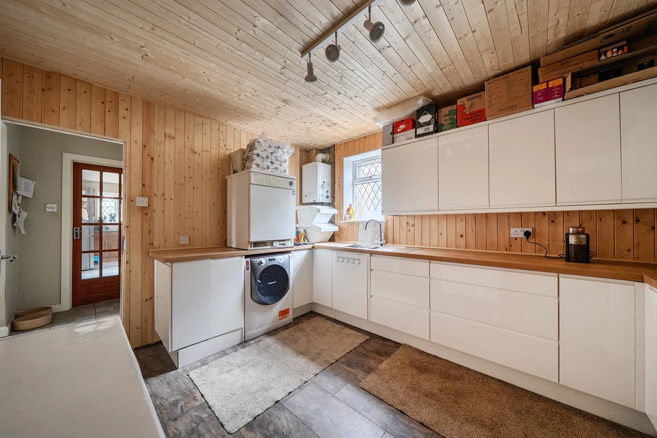 Hillside Close, Chalfont St. Peter, SL9, photo 11