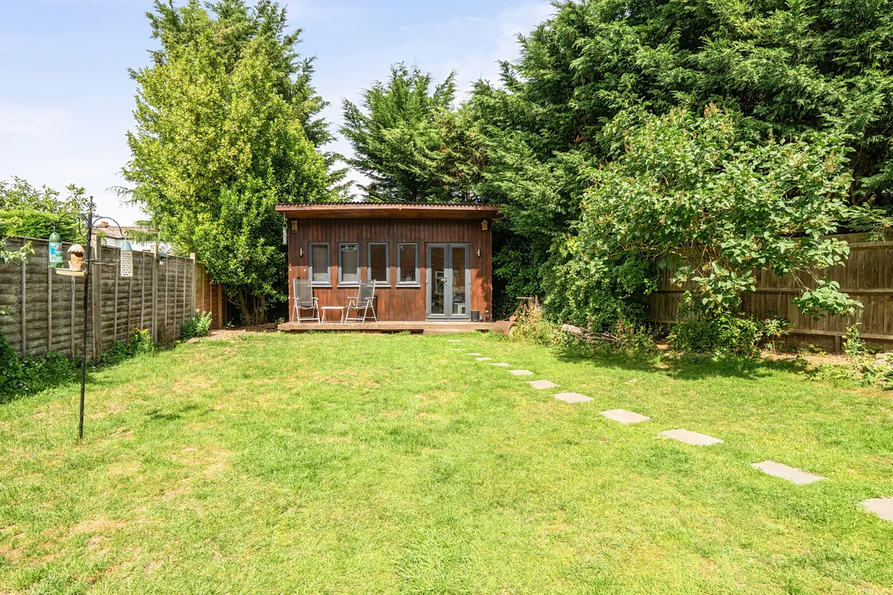 Hillside Close, Chalfont St. Peter, SL9, photo 4