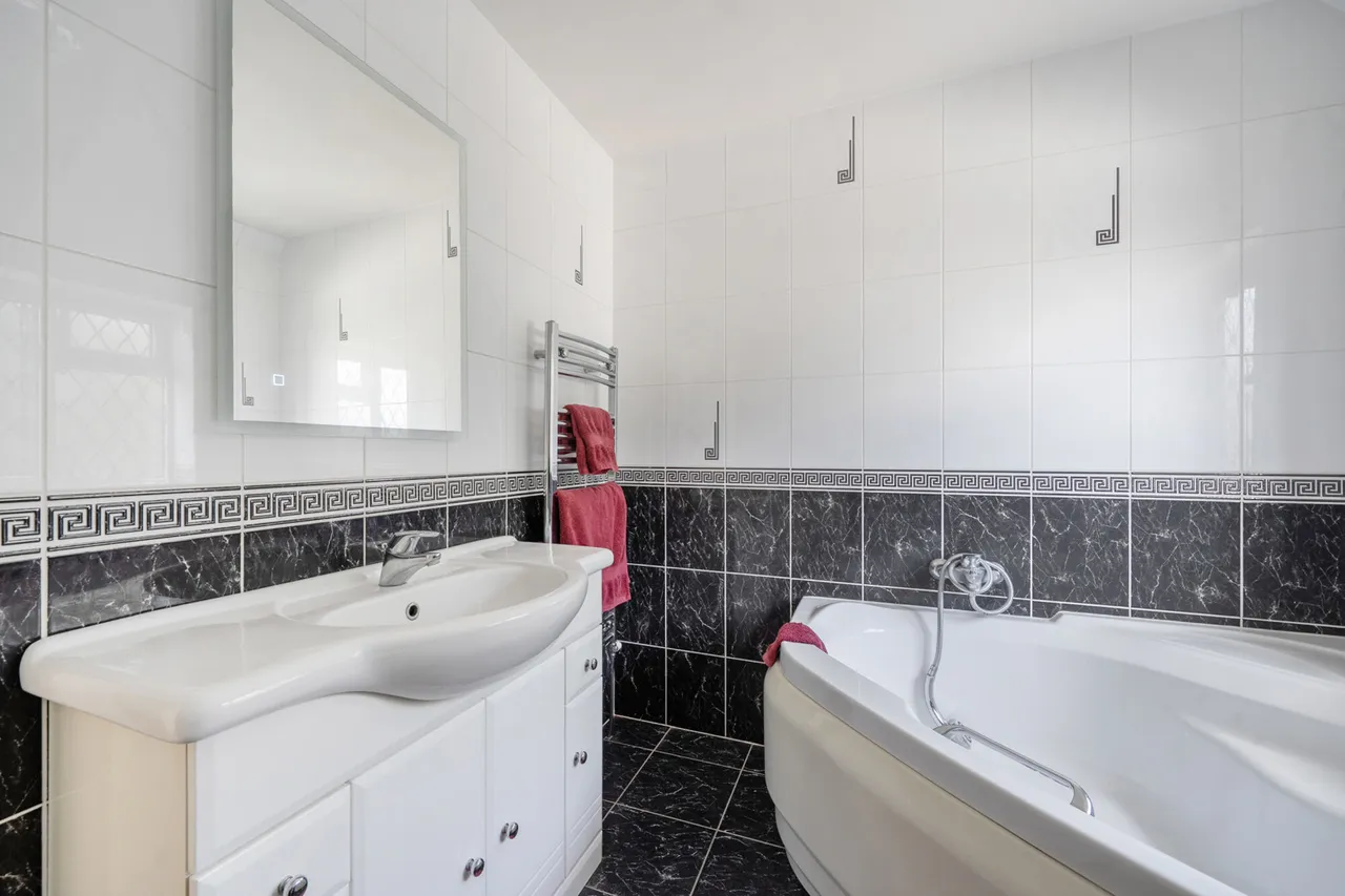 Hillside Close, Chalfont St. Peter, SL9, photo 20