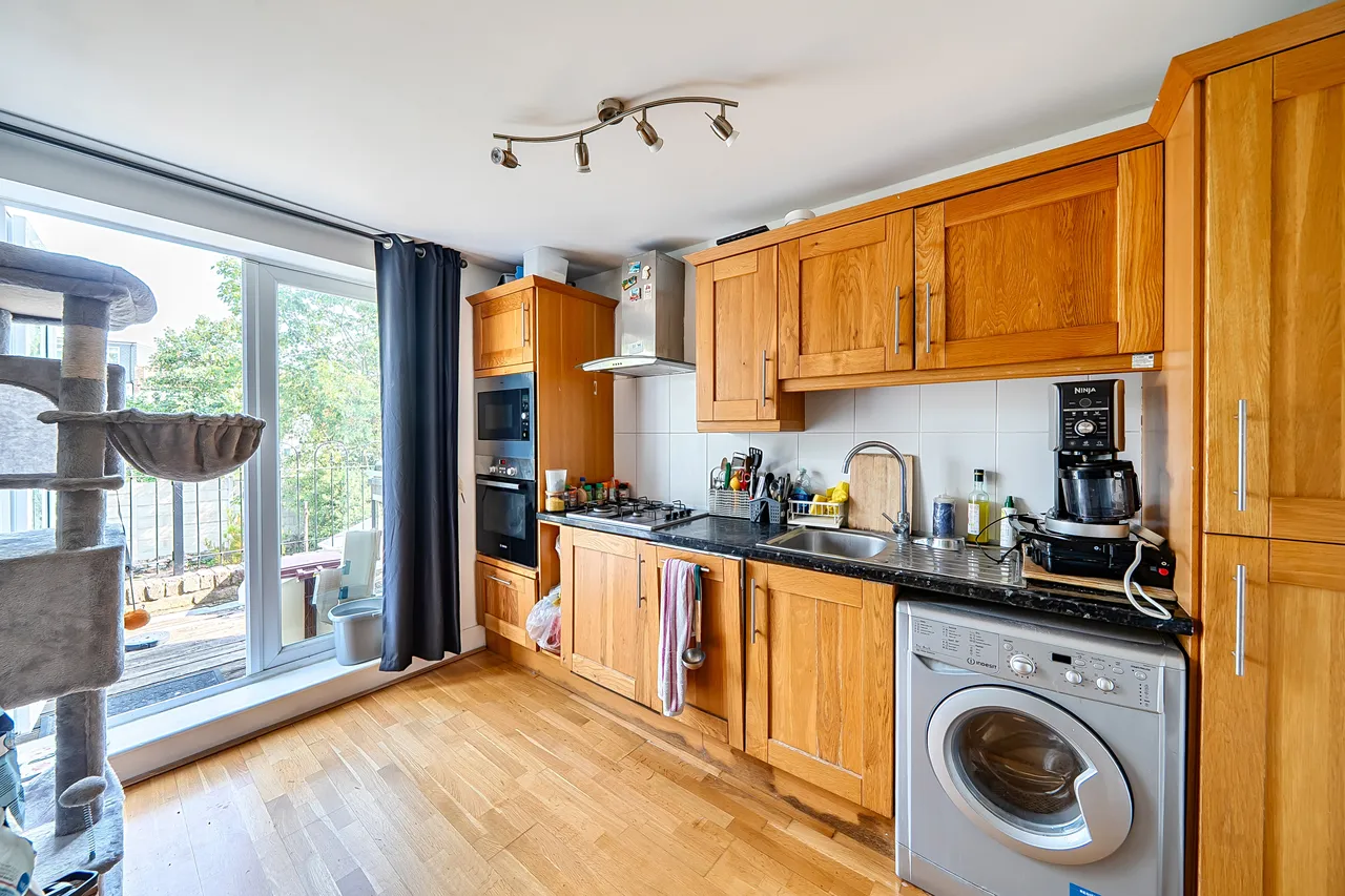 Flat 2, 54 Station Road, London, photo 3