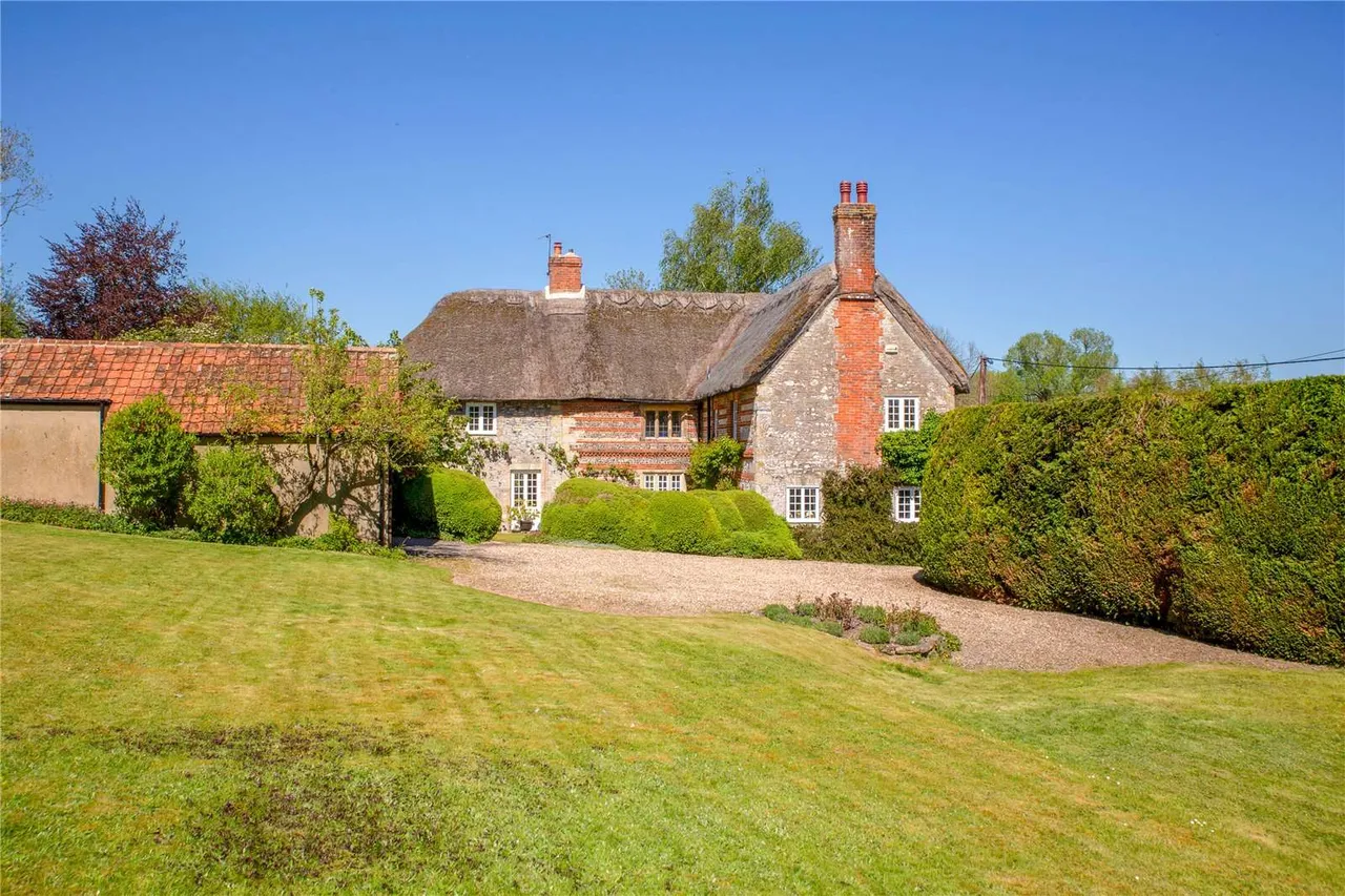 5 bed house for sale — Wylye Road, Hanging Langford, Salisbury, SP3 4NN