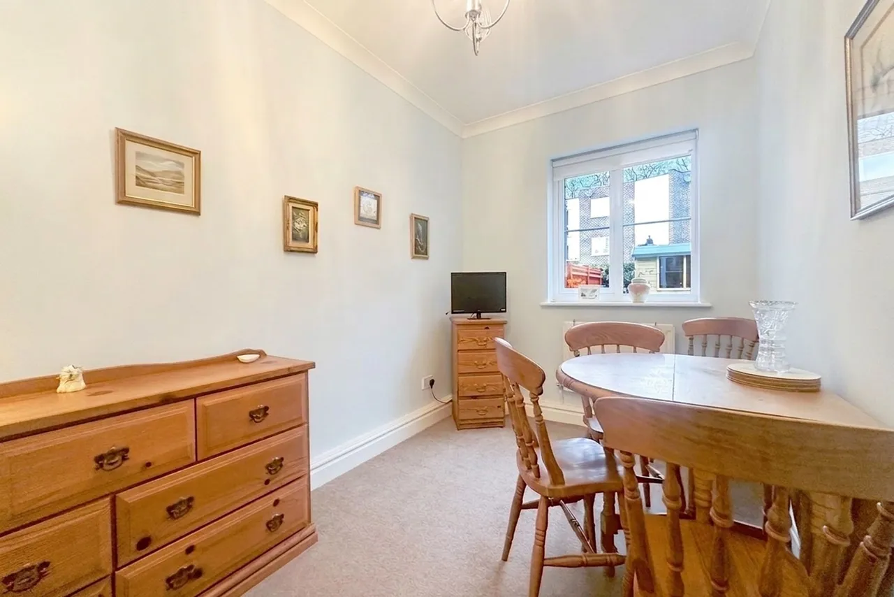 Nursery Drive, Stockport, photo 9