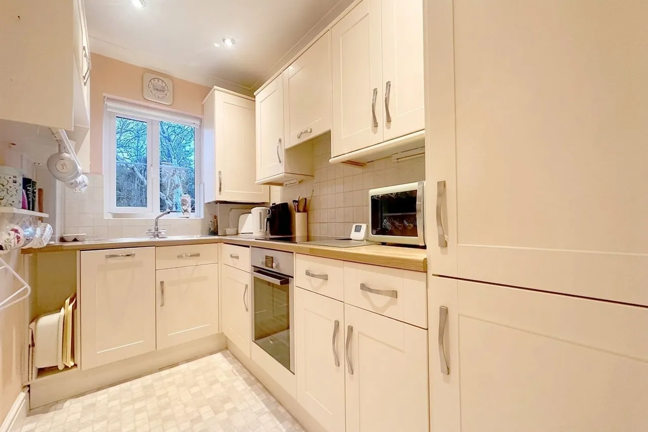 Nursery Drive, Stockport, photo 3