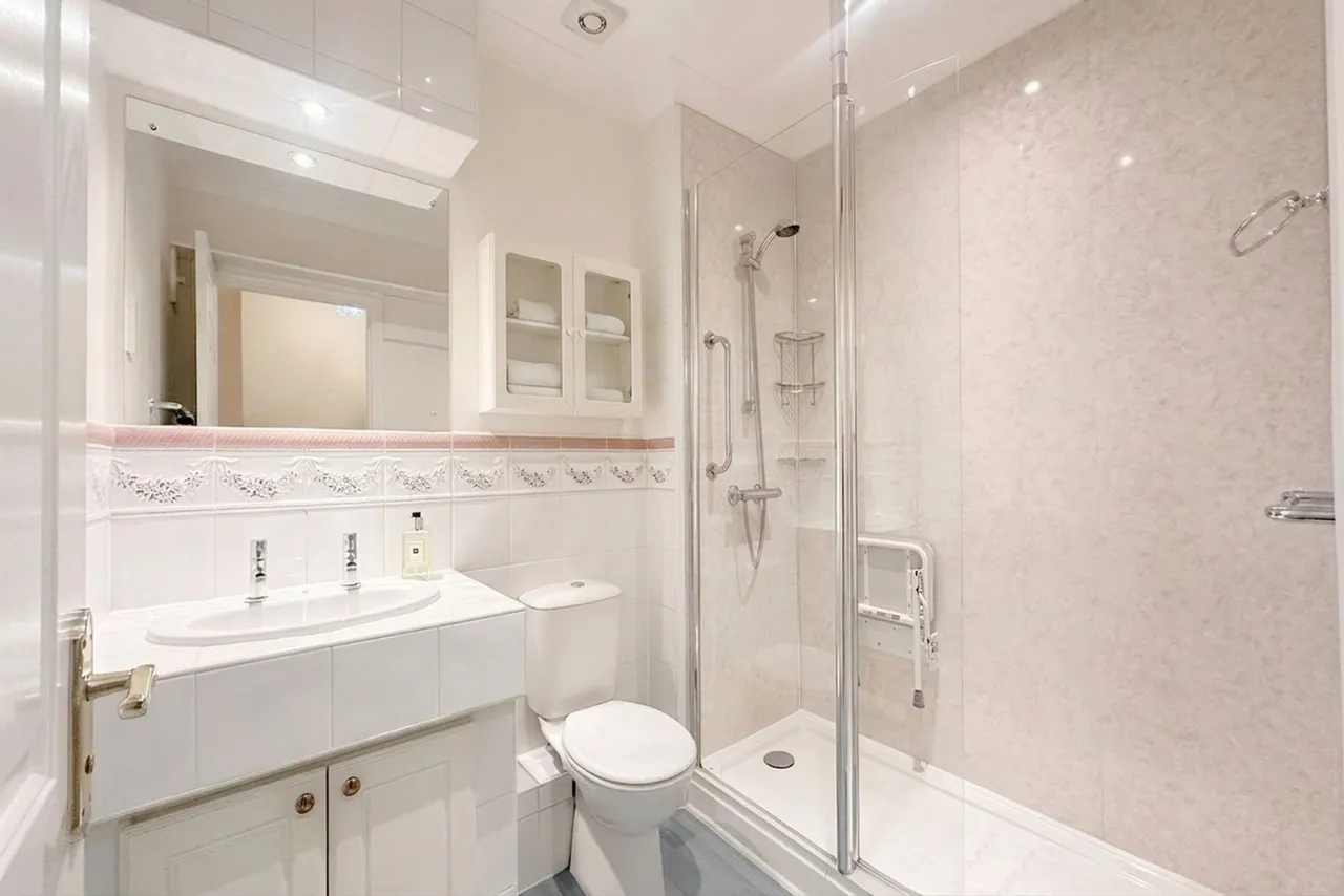 Nursery Drive, Stockport, photo 8