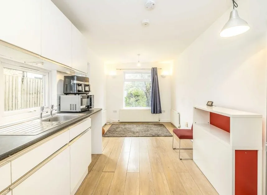 Whitehorse Lane, South Norwood, SE25, photo 2