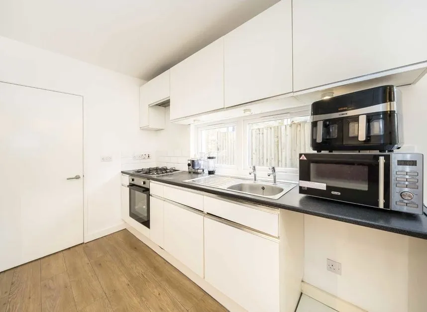 Whitehorse Lane, South Norwood, SE25, photo 3