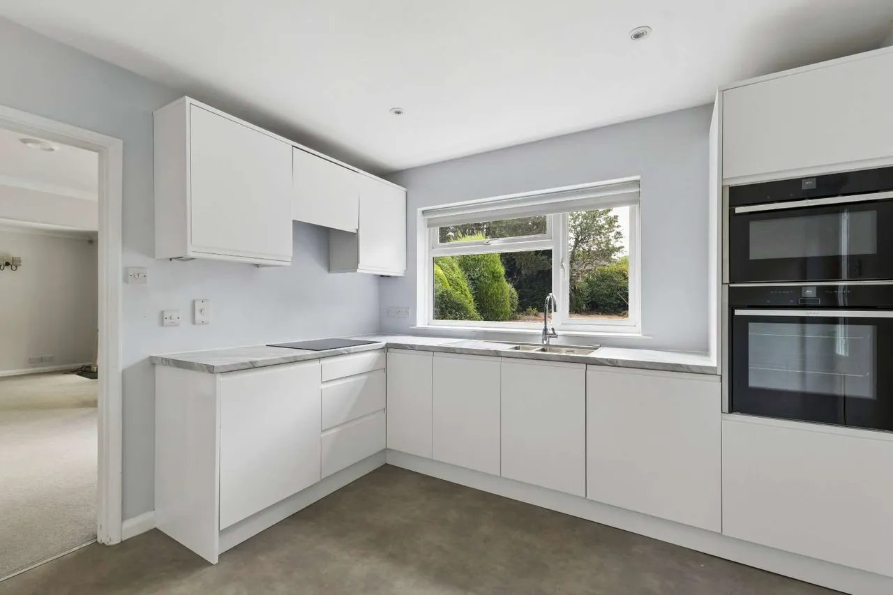 Bridgefield, Farnham, GU9, photo 4
