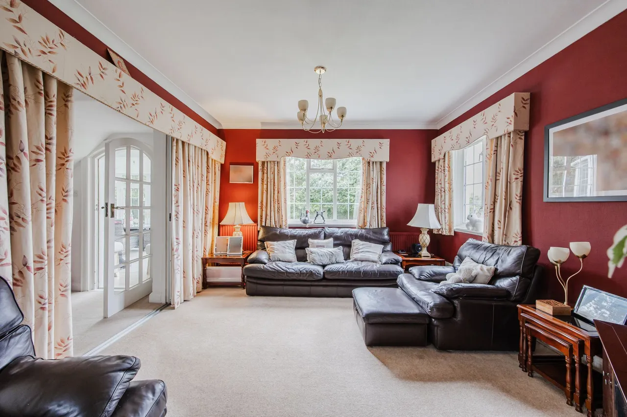 Mature Family Home a Few Minutes' Wal, photo 11