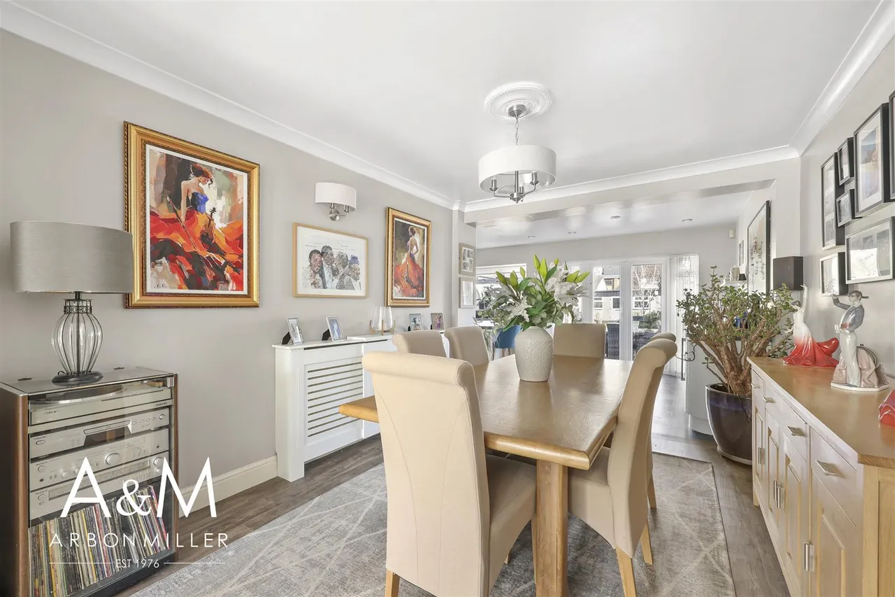 Naseby Road, Clayhall, Essex, Ilford, IG50NN, photo 5
