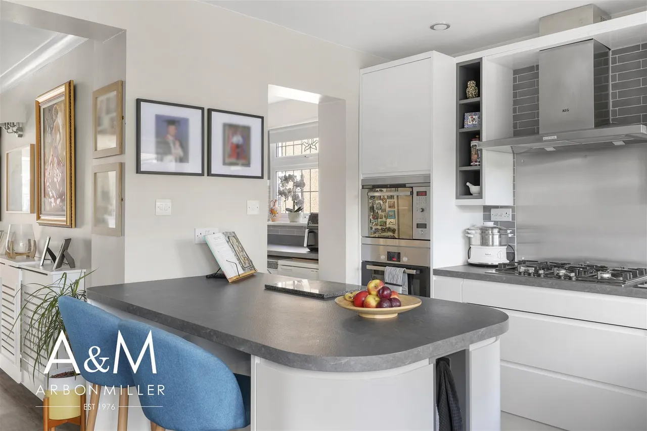 Naseby Road, Clayhall, Essex, Ilford, IG50NN, photo 12