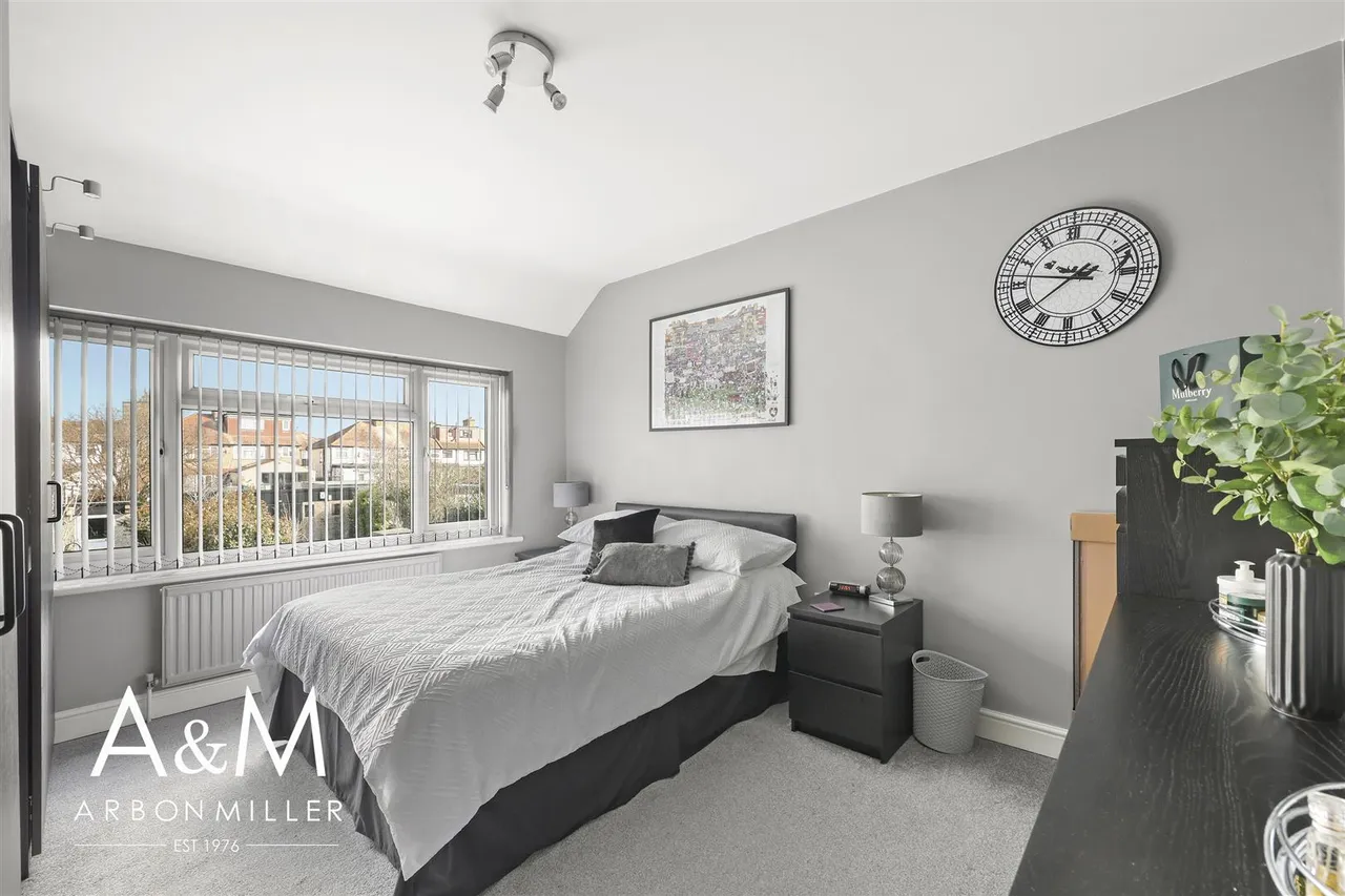 Naseby Road, Clayhall, Essex, Ilford, IG50NN, photo 7