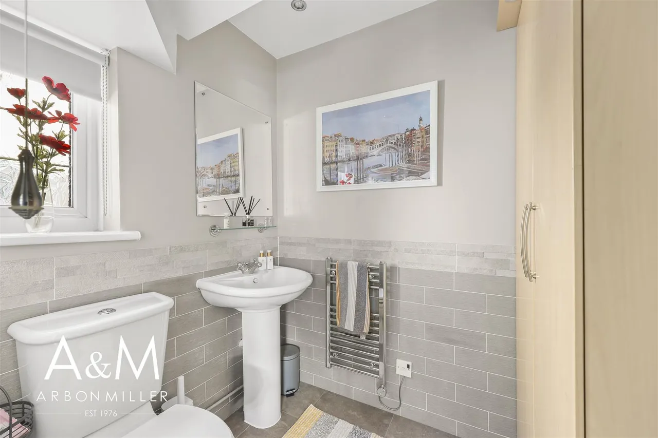 Naseby Road, Clayhall, Essex, Ilford, IG50NN, photo 17