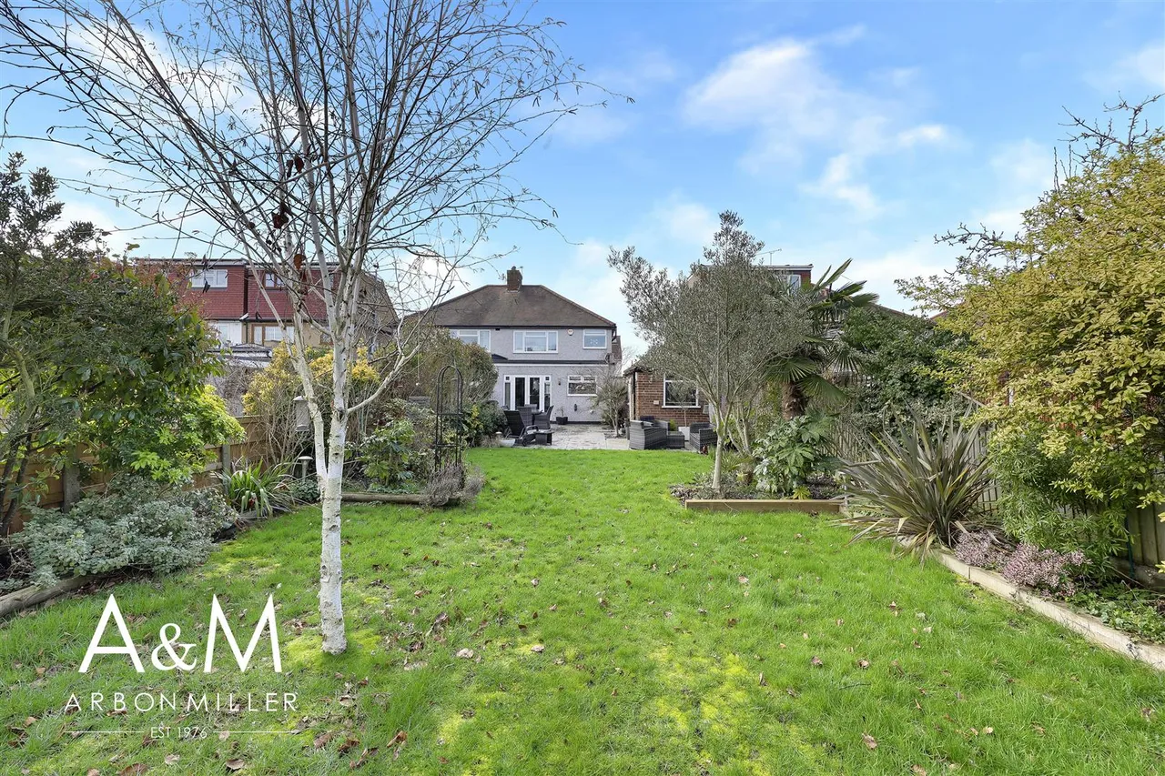 Naseby Road, Clayhall, Essex, Ilford, IG50NN, photo 27