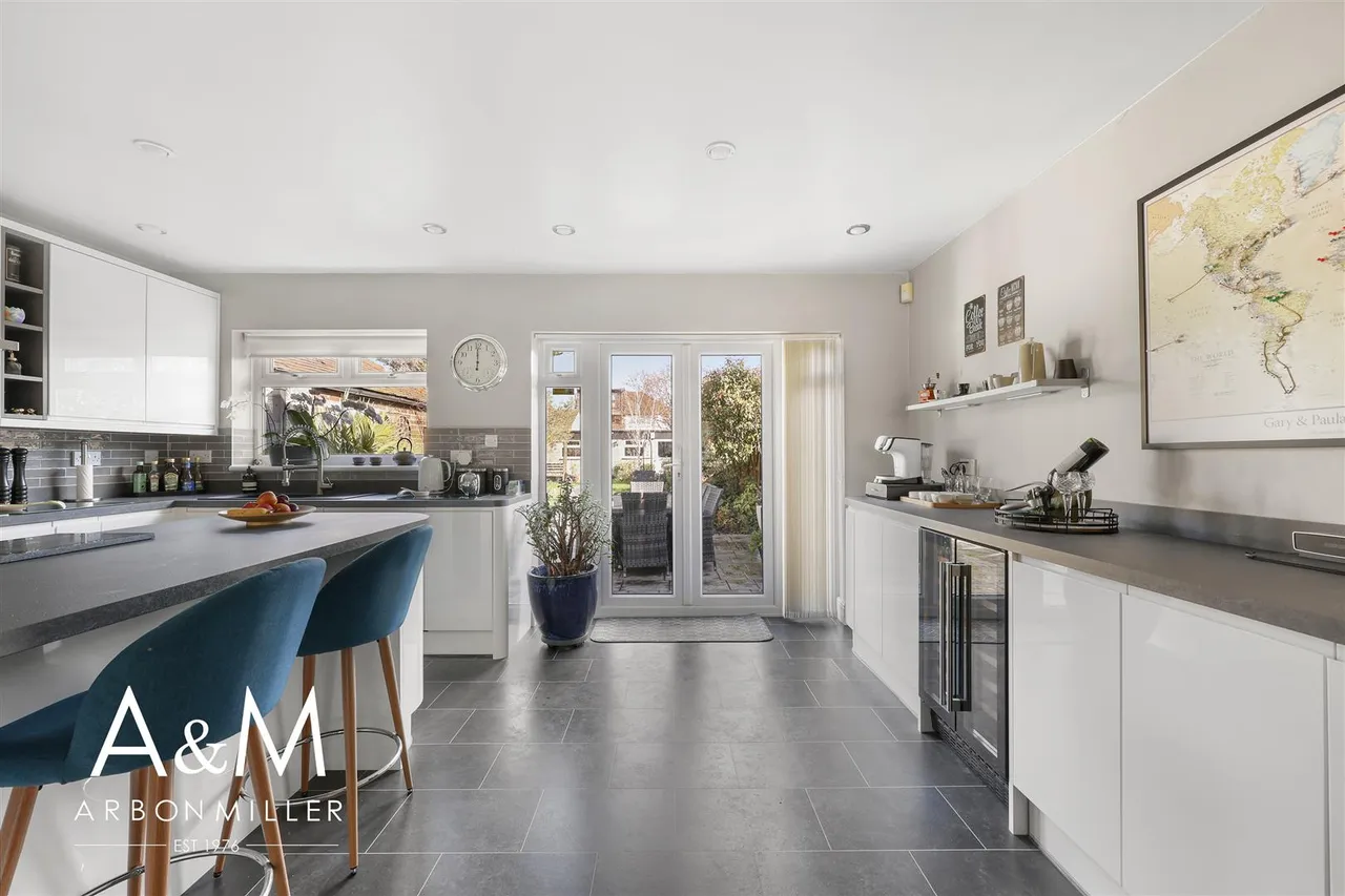 Naseby Road, Clayhall, Essex, Ilford, IG50NN, photo 9
