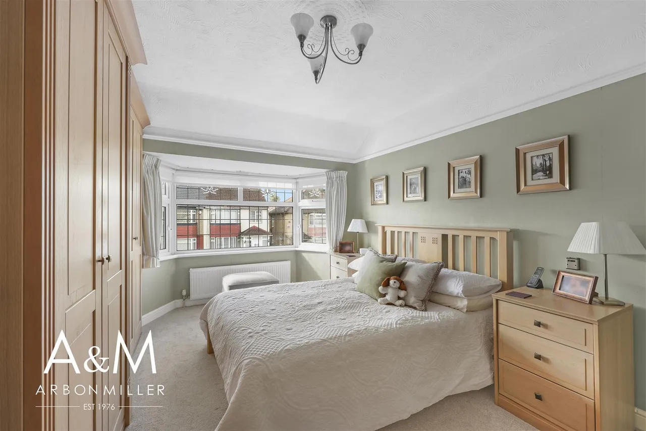 Naseby Road, Clayhall, Essex, Ilford, IG50NN, photo 15