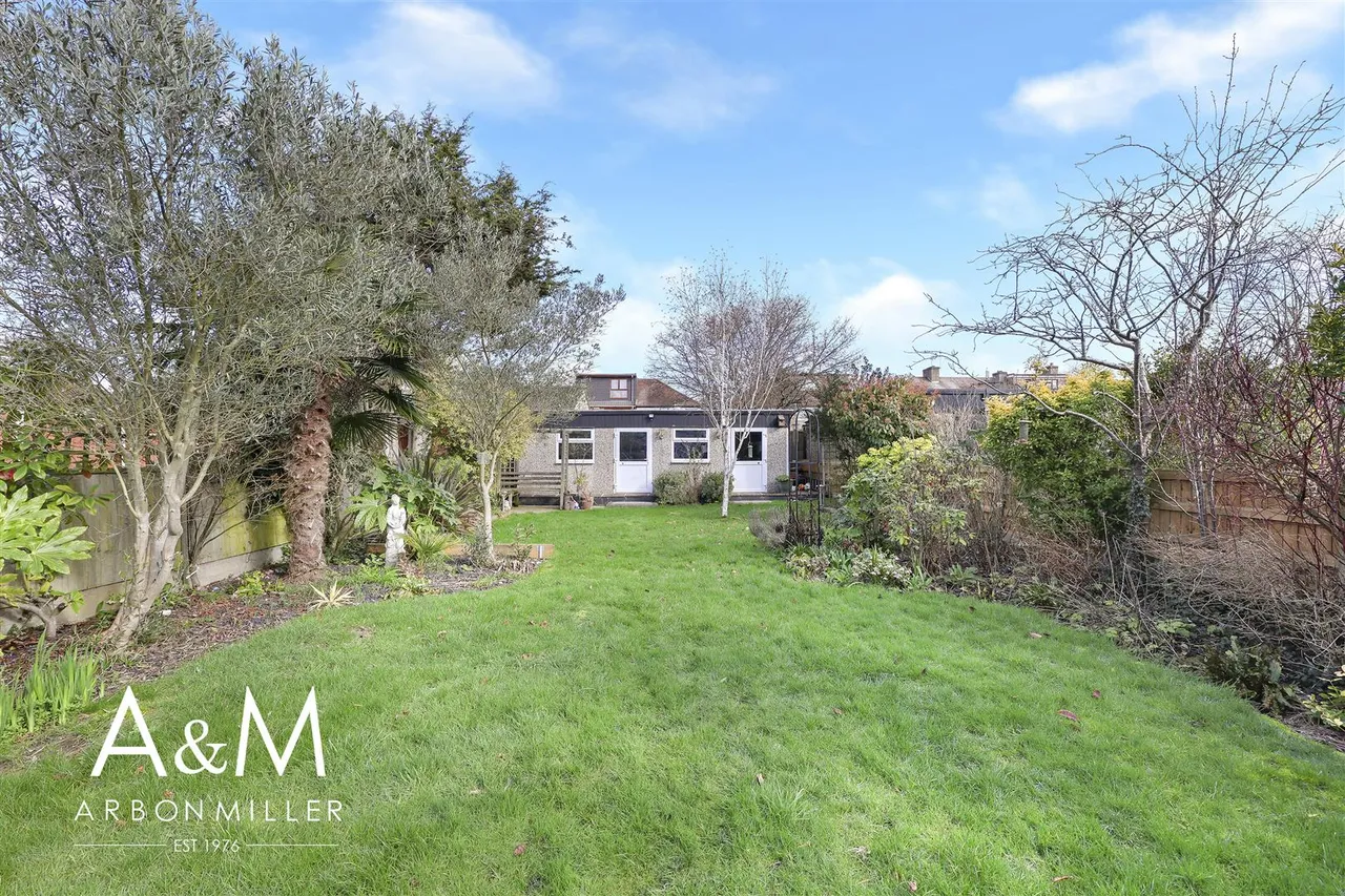 Naseby Road, Clayhall, Essex, Ilford, IG50NN, photo 23