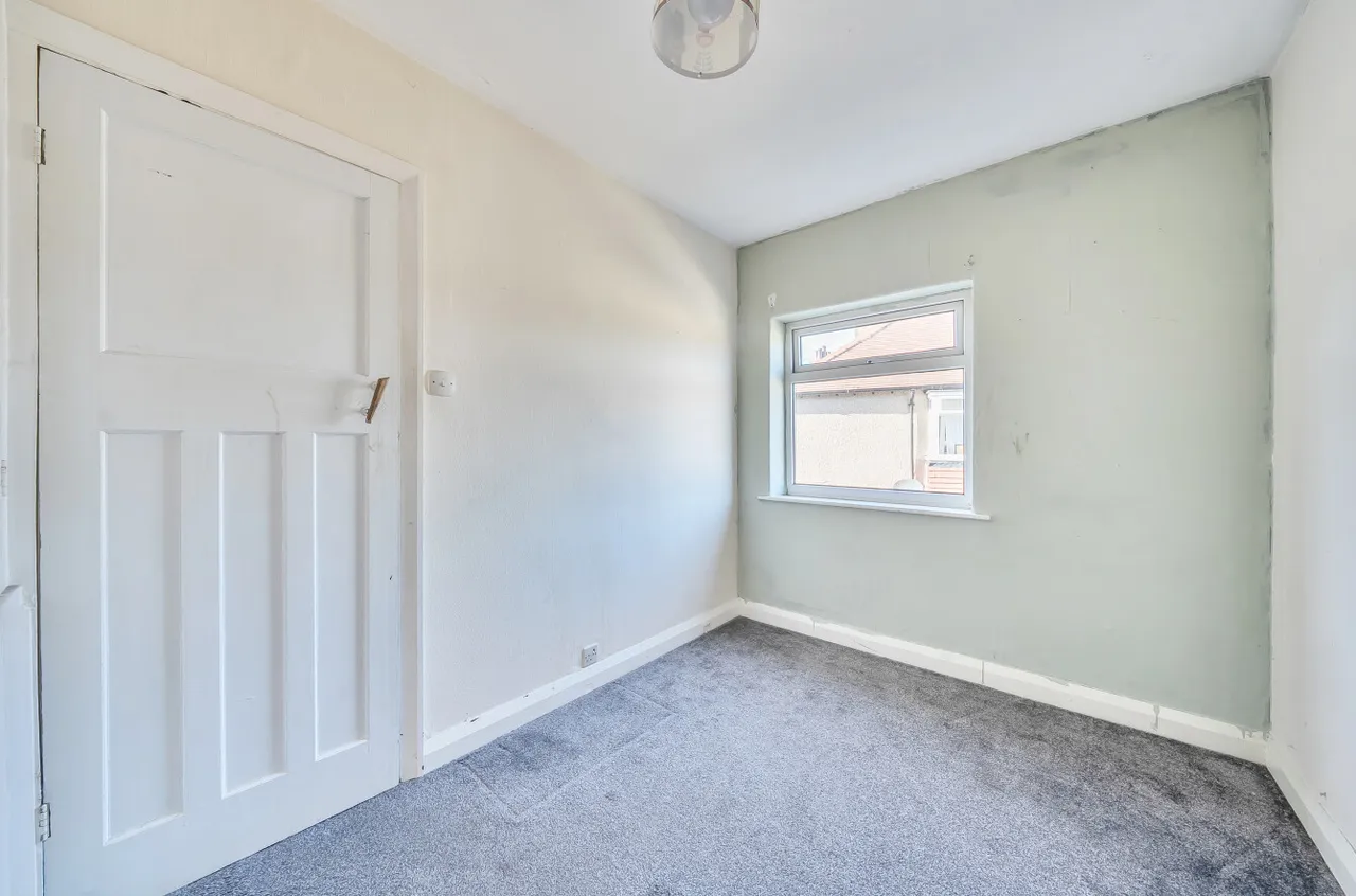 Warneford Rise, Huddersfield, HD4, photo 7